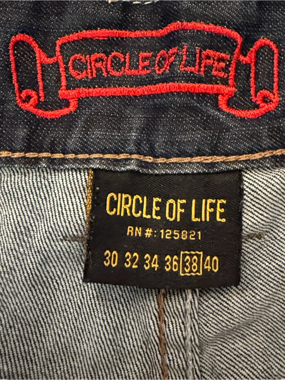 Y2K Circle Of Life Surf Crazy Skull Flap Pocket Jeans 38x31 Distressed Blue